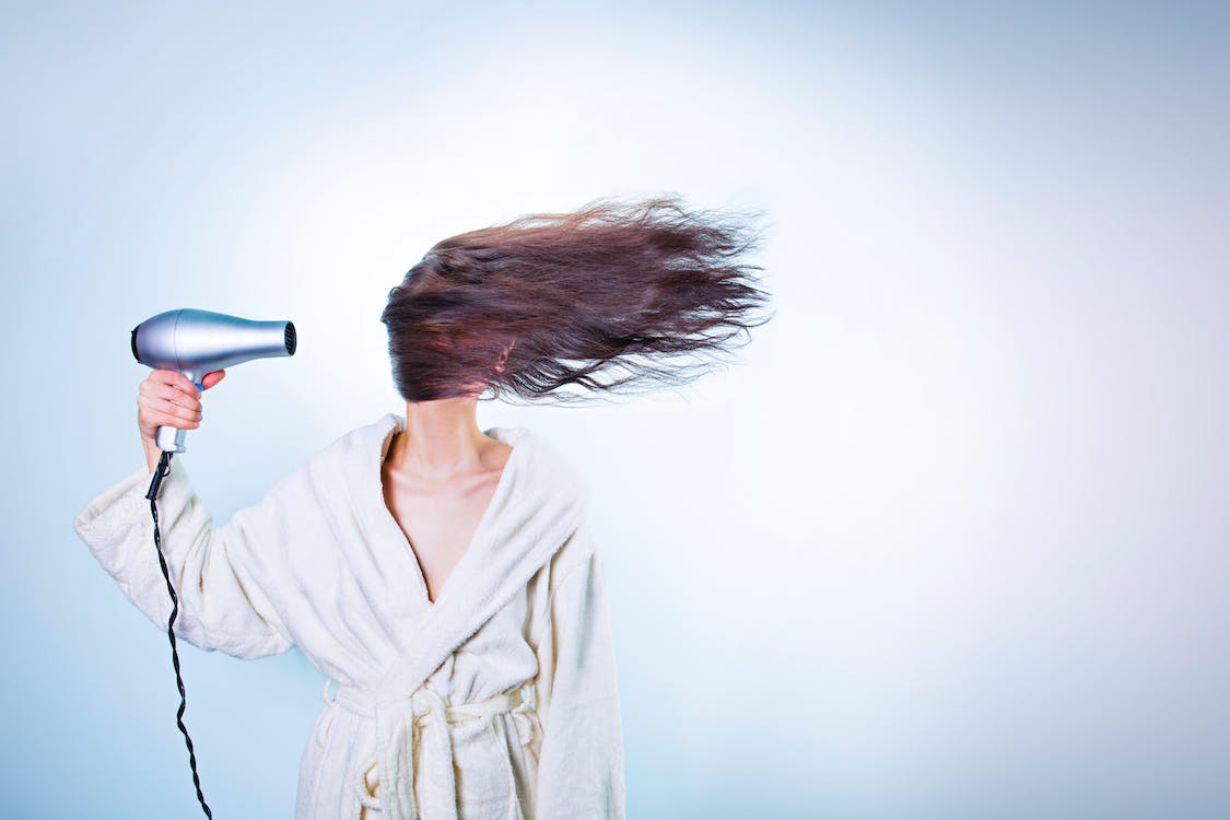 HOW TO GET RID OF FRIZZY HAIR