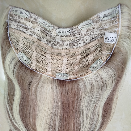 #color_18-613-warm-ash-blonde-highlighted-bleach-blonde